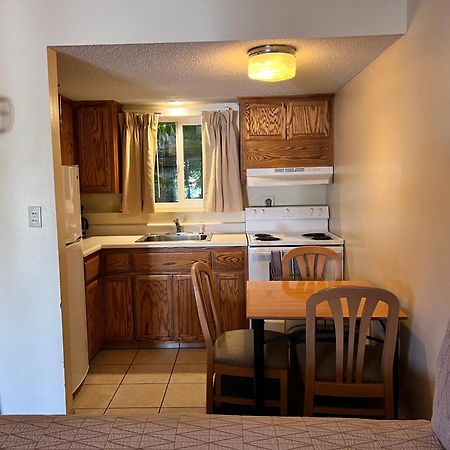 Timbers Inn And Suites Ашленд Экстерьер фото