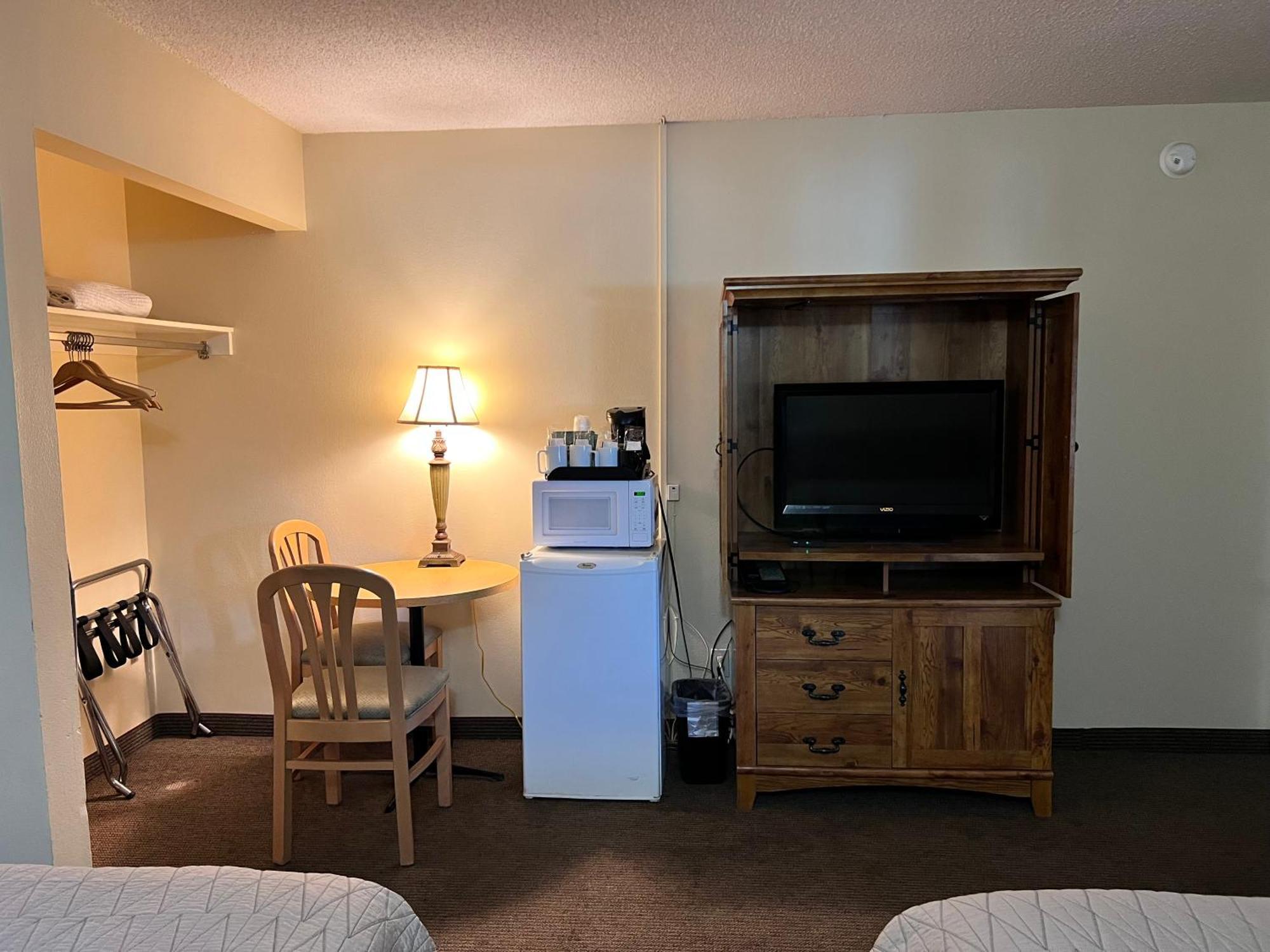 Timbers Inn And Suites Ашленд Экстерьер фото